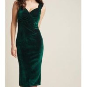 Modcloth Rock Steady Lady Luck dress in Emerald 2x